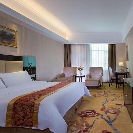 Vienna Hotel Baoan Liutang Xin'an  エクステリア 写真
