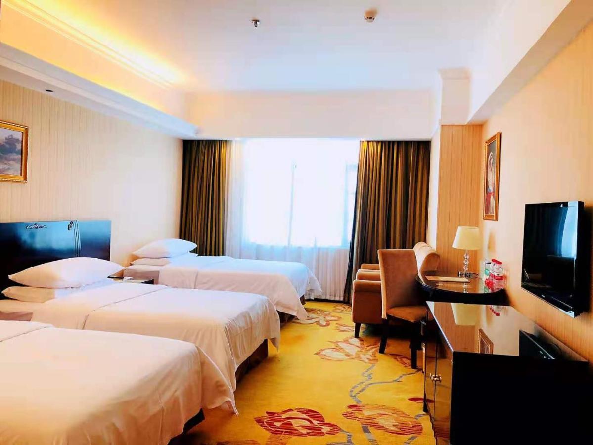 Vienna Hotel Baoan Liutang Xin'an  エクステリア 写真